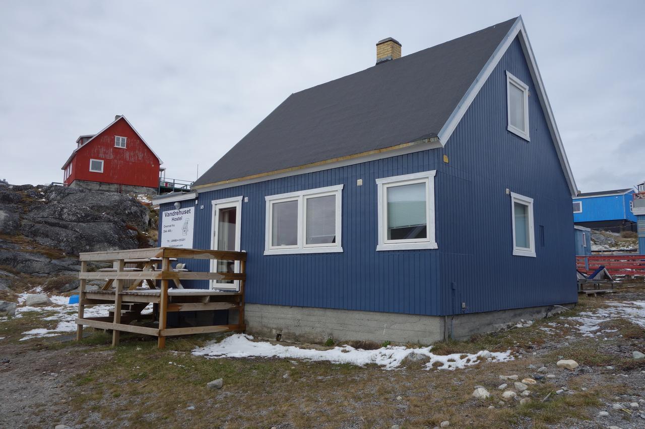 Vandrehuset 4 Nuuk Buitenkant foto